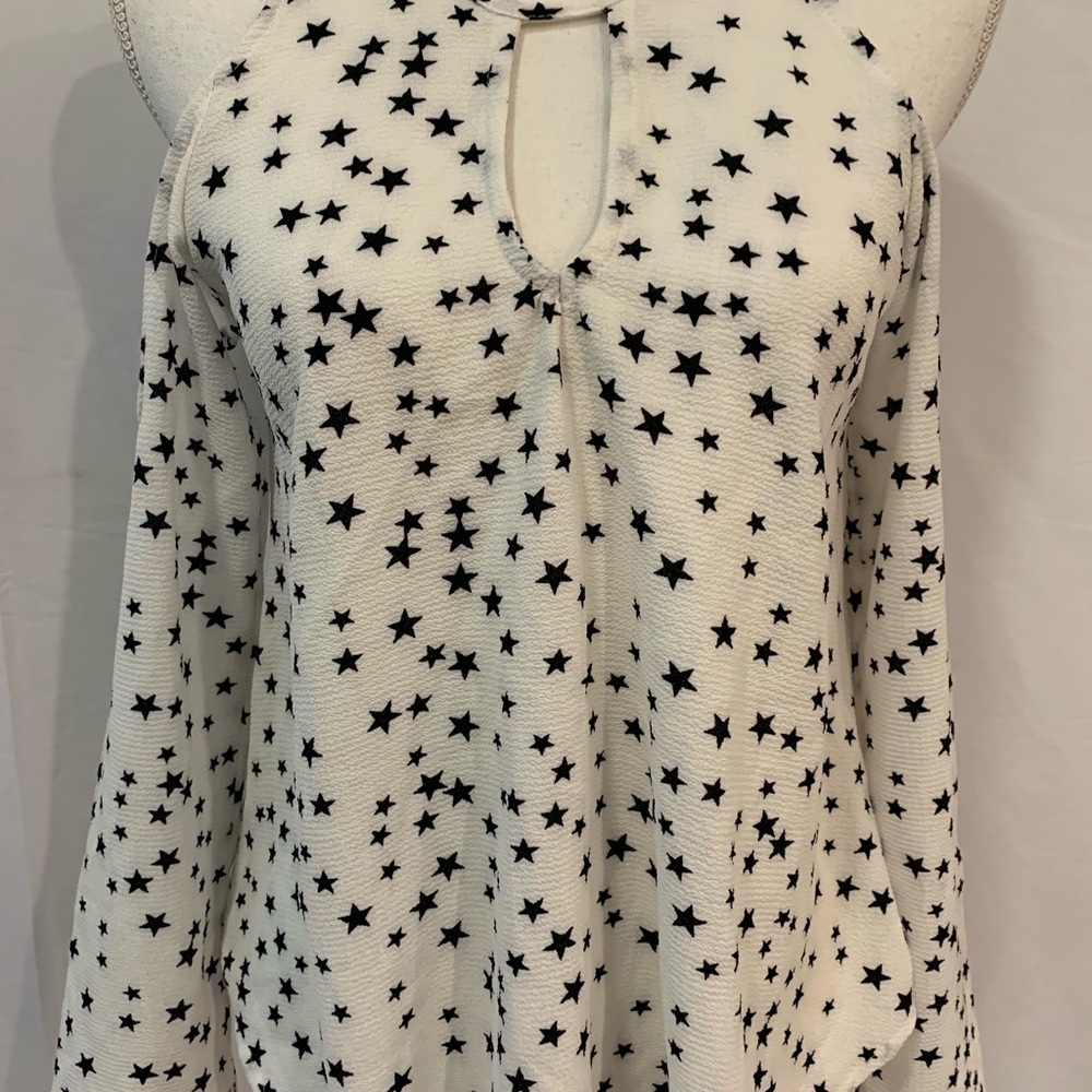 Seven Sisters cold shoulder star print top - Picture 3 of 7
